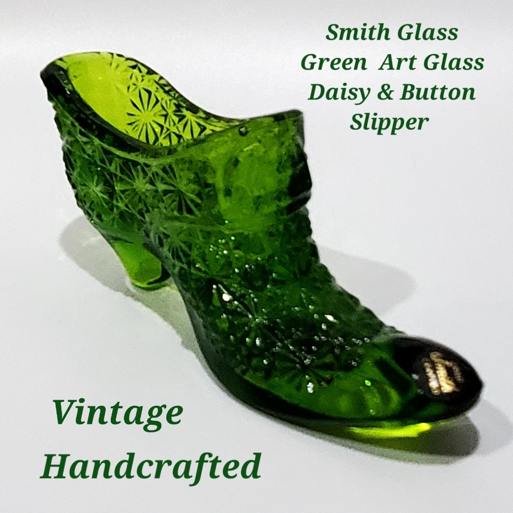 Vntg Green Daisy and Button Art Glass Slipper by Smith Glass w/ Original Label